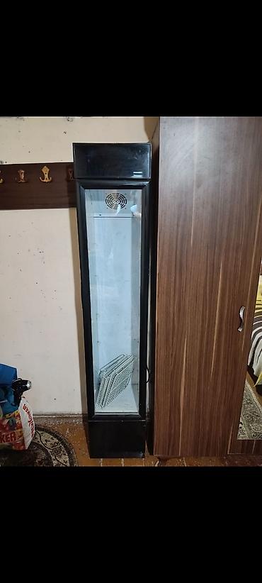 Şüşə vitrinli içki/şirə soyuducusu - Şaquli, dar korpus – az yer