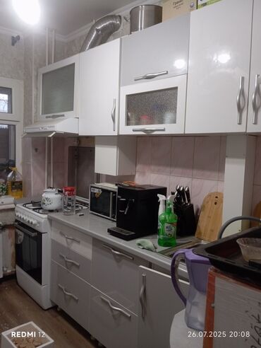 аренда апалофка: Предлагается кухонный гарнитур, 
Срочно продается!