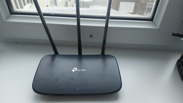 Модемы и сетевое оборудование: Продаю Wi-Fi роутер TP-Link, работает без нареканий