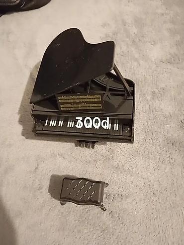 Ostali proizvodi za kuću: Predmet: Više sitnica za dom i hobi - Rolna bele tapete – reljefna — 23