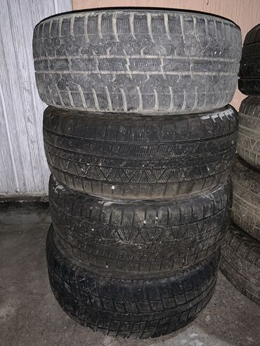 Шины: Зимние шины идеальном состояние 215/50R17. 80%есть