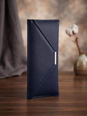 gucci kais zenski: Elegantna ženska pismo-tašna (clutch) u tamnoplavoj boji. - — 1