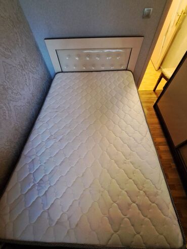 ucuz kravatlar: Двуспальная кровать, Без подьемного механизма, С матрасом, Без выдвижных ящиков