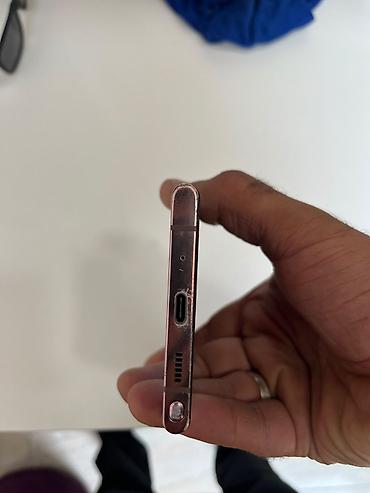 apple magic keyboard: Samsung Galaxy Note 20 Ultra, Barmaq izi — 9
