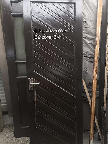 Балконные двери: Межкомнатные двери из чистого дерева, темно-коричневая окраска — 1