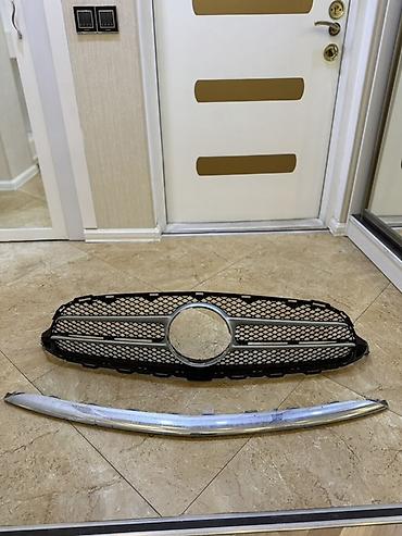 Ehtiyat hissələri: Məhsul: Avtomobil üçün radiator barmaqlığı və üst xrom moldinq — 1
