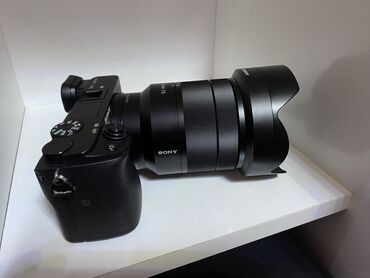 Фотоаппараты: Sony 6400 объектив 24 70 f4 батарея 3