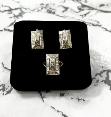 платье блестящее: 💎 Комплект из белого золота с бриллиантами, работа СССР 💎 Редкий