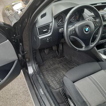 BMW: Bez dinara ulaganja. Vlasnik, registrovan, garažiran. Stanje fabričko — 12