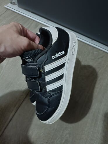 dečije gumene čizme: Adidas patike br 27 odlicno stanje