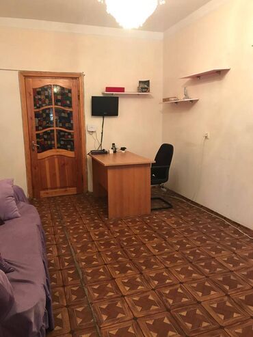 Digər kommersiya daşınmaz əmlakı: Yasamalda 5 mertebeli binanın 1-ci mərtəbəsində yerləşən ümumi sahəsi — 12