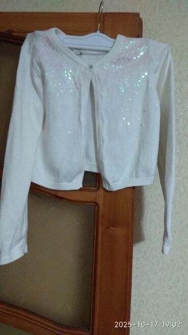 Kardiqanlar, jaketlər: - Qız uşağı üçün ağ kardiqan - Brend: Monsoon - Etiket ölçüsü: 11–12 — 1