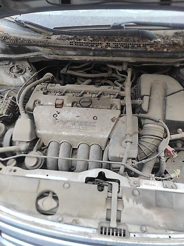 Унаа сатуу: Honda Stream: 2003 г., 2 л, Кол менен иштөөчү, Бензин, Хетчбек — 5