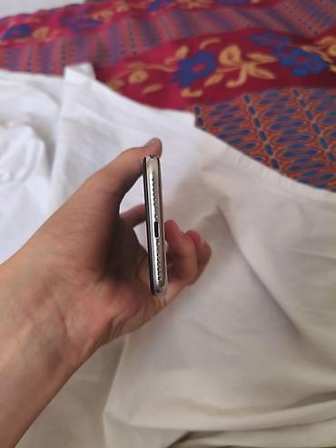 Apple iPhone: IPhone X, Gümüşü, Face ID — 6