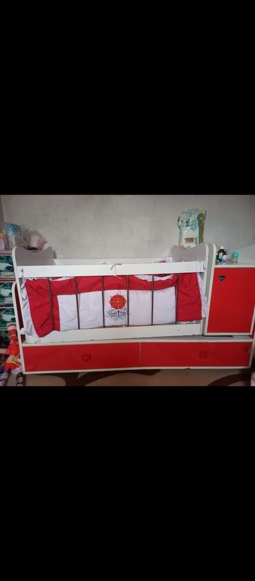 uşaq kiravat: Для девочки, Б/у, С выдвижными ящиками