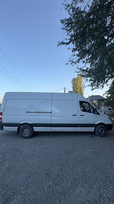 низкий спринтер: Грузовой фургон Mercedes-Benz Sprinter (длинная база, высокий кузов) — 1