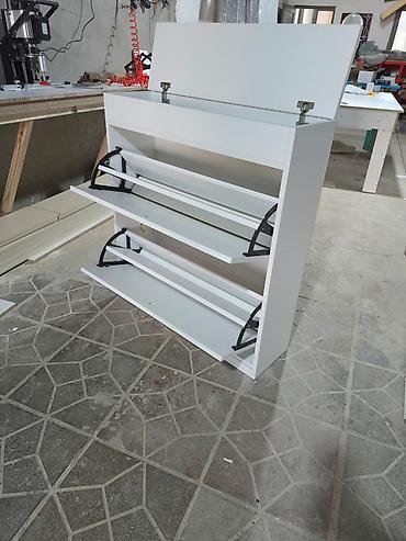 divar refi: Ağ rəngdə, kompakt ayaqqabılıq - İki qatlana bilən ön panel: hər — 2