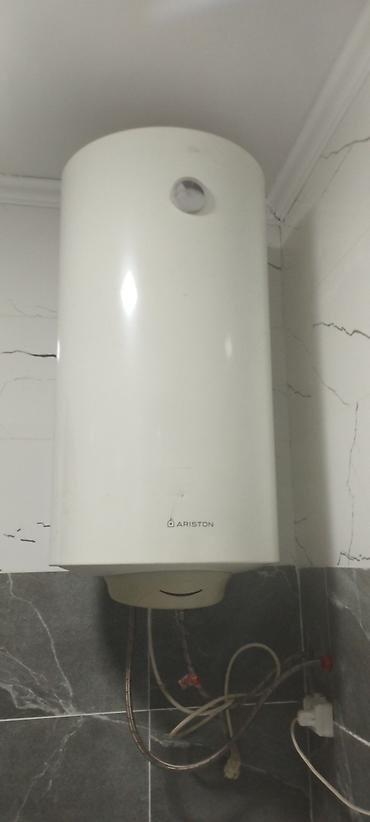 fe: Накопительный водонагреватель Объем бака: 100 л, Ariston, Электрический, Датчики температуры, Эмалированная сталь, Б/у — 1