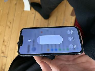 dubayski iphone 15: IPhone 13, 128 GB, Qara, Face ID — 2