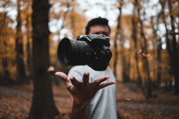 Разнорабочие: Работа работа Фотограф балдар керек без опытаВакансия на фотографа