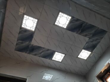 ekran dla projektora: Подвесной потолок, Влагостойкая