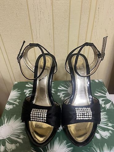 eqa shoes instagram: Qadın yüksək dabanlı ayaqqabı - Rəng: qara - Model: açıq burunlu, ön — 1
