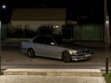 BMW 5 series: 1991 г., 3 л, Механика, Бензин, Седан