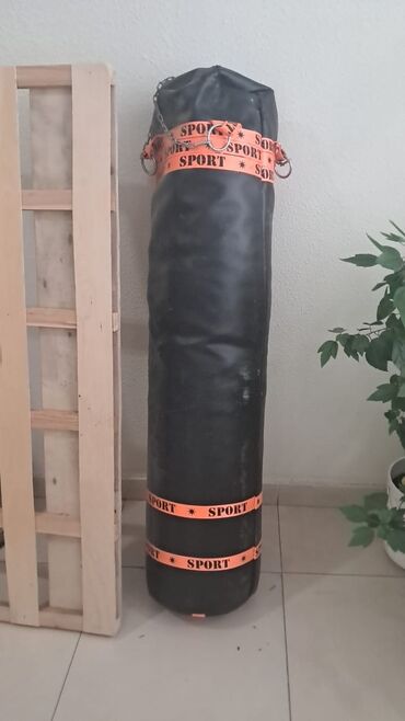Перчатки: 🥊Dəri Boks Kisəsi ❗️Az işlənilib, əla vəziyyətdədi. ❗️Boks kisənin