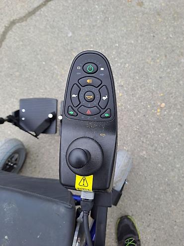 Invalidska kolica: Elektromotorna invalidska kolica – džojstik upravljanje - Kompaktna — 3