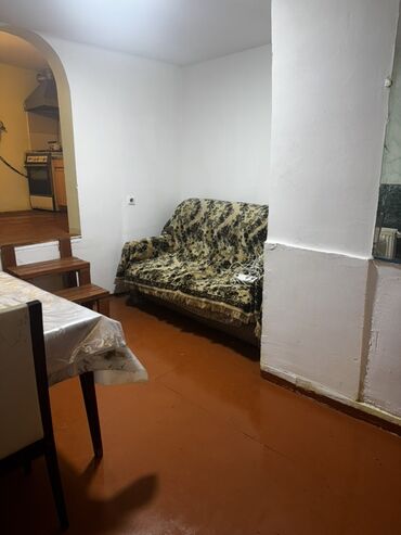 Otaqların uzunmüddətli kirayəsi: Kirayə verilən 2 otaq - Quruluş: 2 otaq, ve quxna ayrıca girişli. - — 10