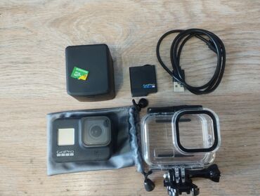 gopro 5: Продаю GoPro8 ! Комплект Аквобокс,один аккумуляторзарядный блок на 3