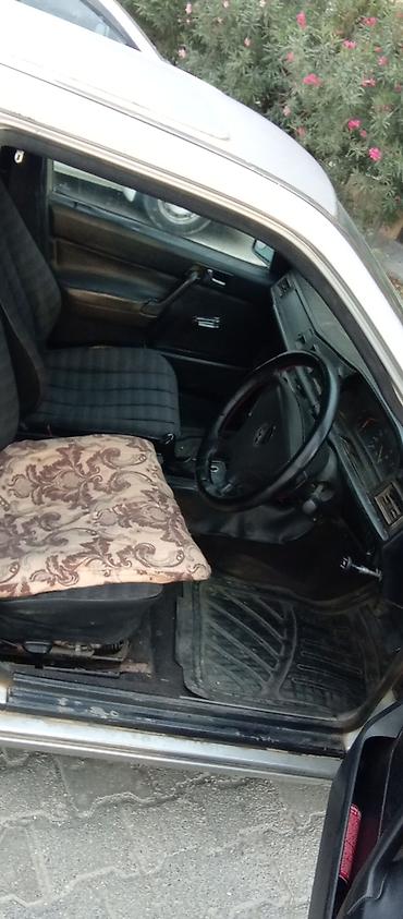 Mercedes-Benz: Mercedes-Benz 190 (W201) sedan - Kuzov: 4 qapılı sedan, gümüşü rəng - — 10