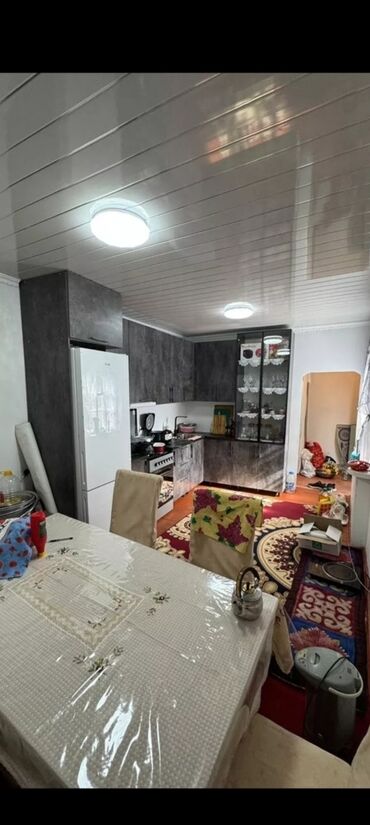 продаю дом в канте: 61 м², 3 комнаты, Парковка, Сарай, Забор, огорожен