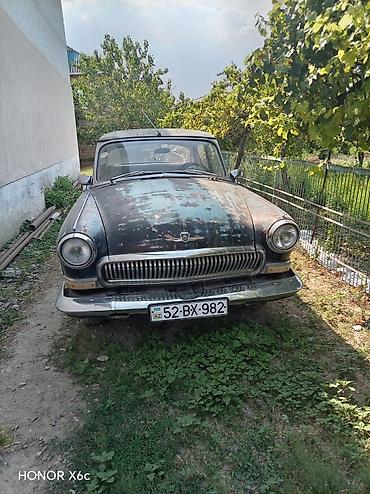 avtomobilin on şuşəsi: GAZ-21 “Volqa” klassik sedan - Korpus: 4 qapılı, xrom ön-arka — 4