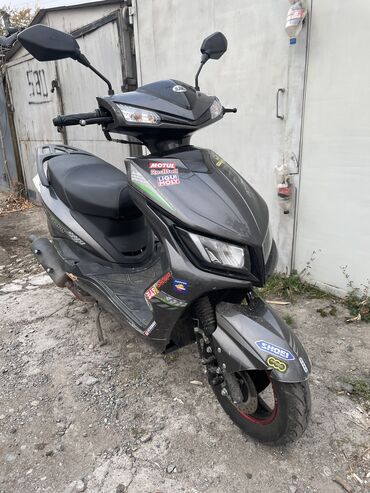 дождевик на скутер: В продаже м8 Состояние отличное есть пару царапин Сел поехал Без