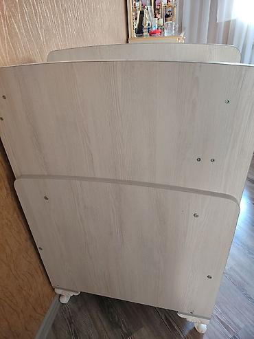 Mebel: Uşaq beşiyi və inteqrəedilmiş komod - Material: ağac teksturalı — 2