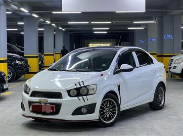 yan guzgulər s: Chevrolet Aveo: 1.4 l | 2012 il 265000 km Sedan