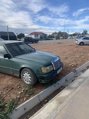 Mercedes-Benz W124: 1987 г., 2 л, Механика, Бензин, Седан