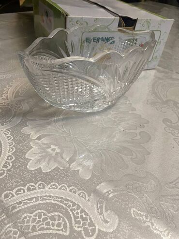 серебрянная посуда: Продаю стеклянную посуду для салата 4штукиштука 200сом