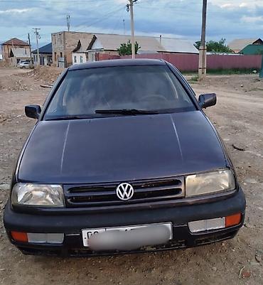 Унаа: Volkswagen Vento: 1995 г., 1.8 л, Кол менен иштөөчү, Бензин, Седан — 3
