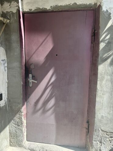 sef qapı: Mənzil üçün İşlənmiş Giriş qapısı Zamok ilə, Ünvandan götürmə