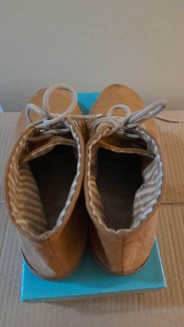 Ботинки и ботильоны: Женская обувь, размер 38, фирменные: - Ботиночки, цвет коричневый at lalafo.kg — 9 Ботинки и ботильоны: Женская обувь, размер 38, фирменные: - Ботиночки, цвет коричневый — 9