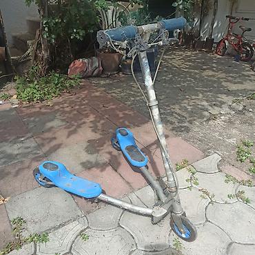 Njihalice: Dečiji dvosed za njihaljku + stari dečiji romobil sa sedištem (pedalni — 8