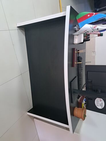 Ofis masaları: Ofis dəsti mebeli satılır. 650 azn Real alıcıya endirim olacaq. Ofis — 13