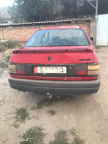 Volkswagen Passat: 1989 г., 1.8 л, Бензин, Седан — 4
