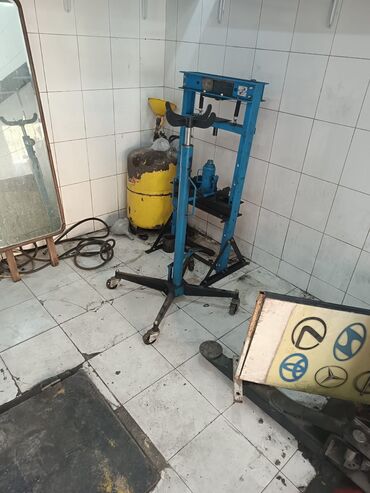 Digər kommersiya daşınmaz əmlakı: İCARƏYƏ VERİLİR – Hazır fəaliyyət göstərməyə tam uyğun AVTOSERVİS 📍 — 6