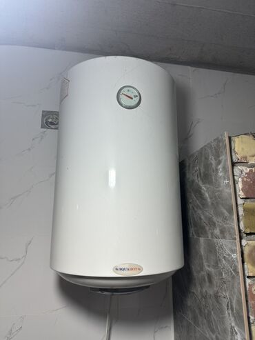 циркуляционный насос: Водонагреватель накопительный AquaHot (электрический, настенный)