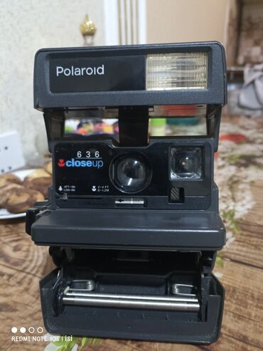 polaroid camera baku: Salam aleykum.göründüyü kimi qedmi fotoaparatdır.inanıramki,bu