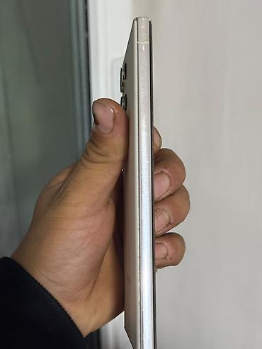 Samsung Galaxy S23 Ultra, цвет белый (Phantom White) срочно продажа
