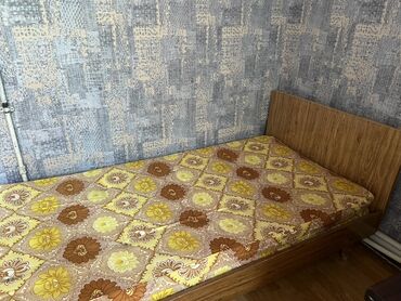 Б/у, Односпальная кровать, Без подьемного механизма, С матрасом, Без выдвижных ящиков